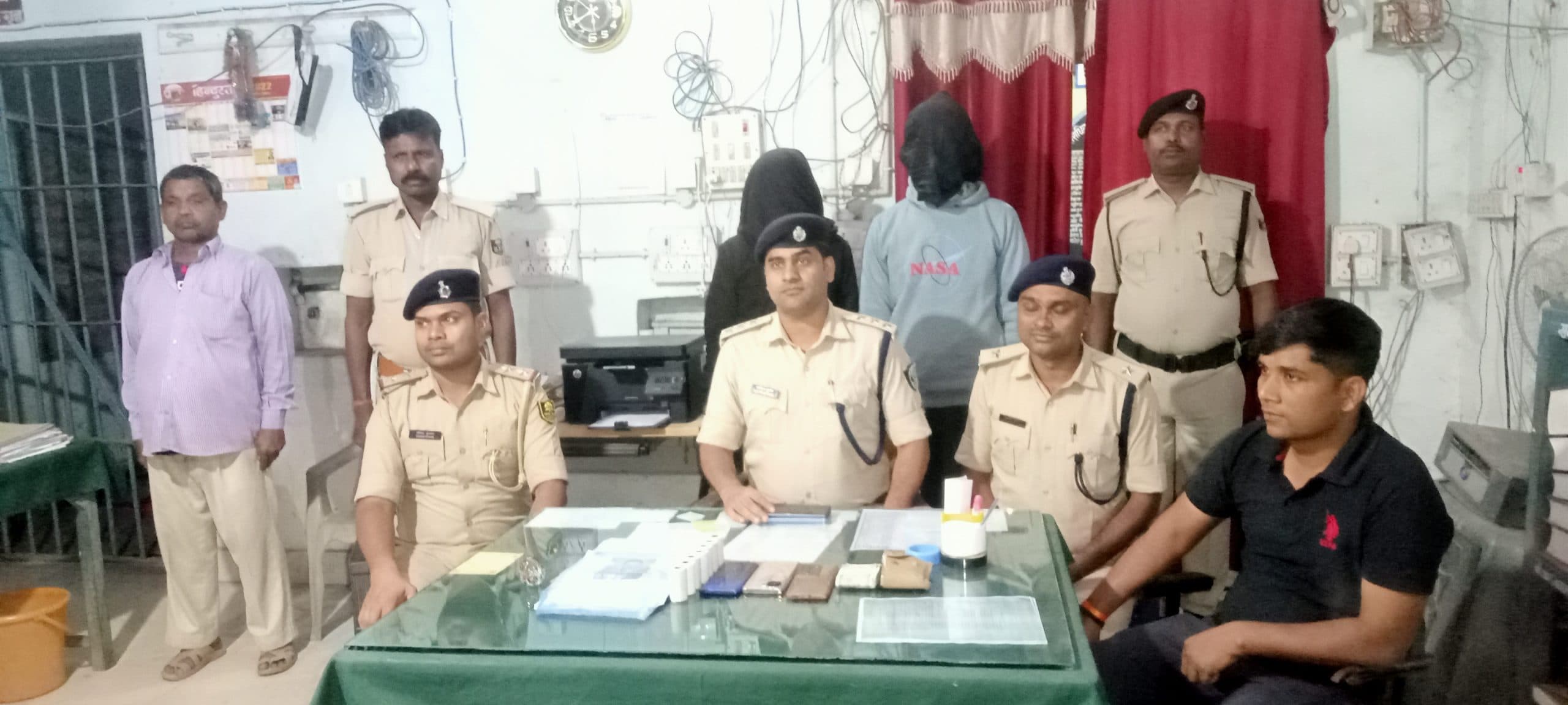 79 हजार लूट की कहानी निकली  झूठी, फील्ड ऑफिसर व मैनेजर गिरफ्तार