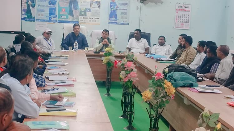 सारठ : चुनाव में मतदान शुरू होने से पहले करायें मॉक पोल : नरेश