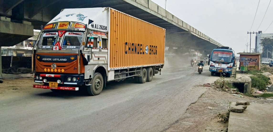 Gopalganj News  : हवा में घुले प्रदूषण को मिला कोहरे का साथ, सांस पर किया अटैक, एक्यूआइ लेवल 10 दिनों से तीन सौ के ऊपर