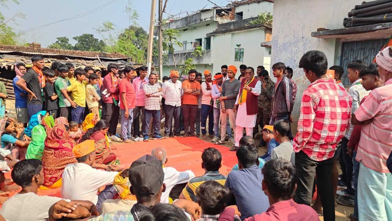 Giridih News :बगोदर के भाजपा प्रत्याशी नागेंद्र महतो ने किया जनसंपर्क