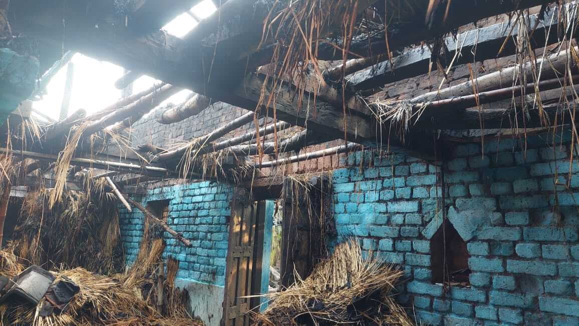 शिक्षक के घर में लगी आग, लाखों के सामान जलकर खाक