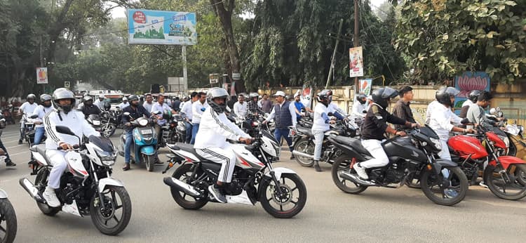 चाहे नर हो या नारी, मतदान है सबकी जिम्मेवारी