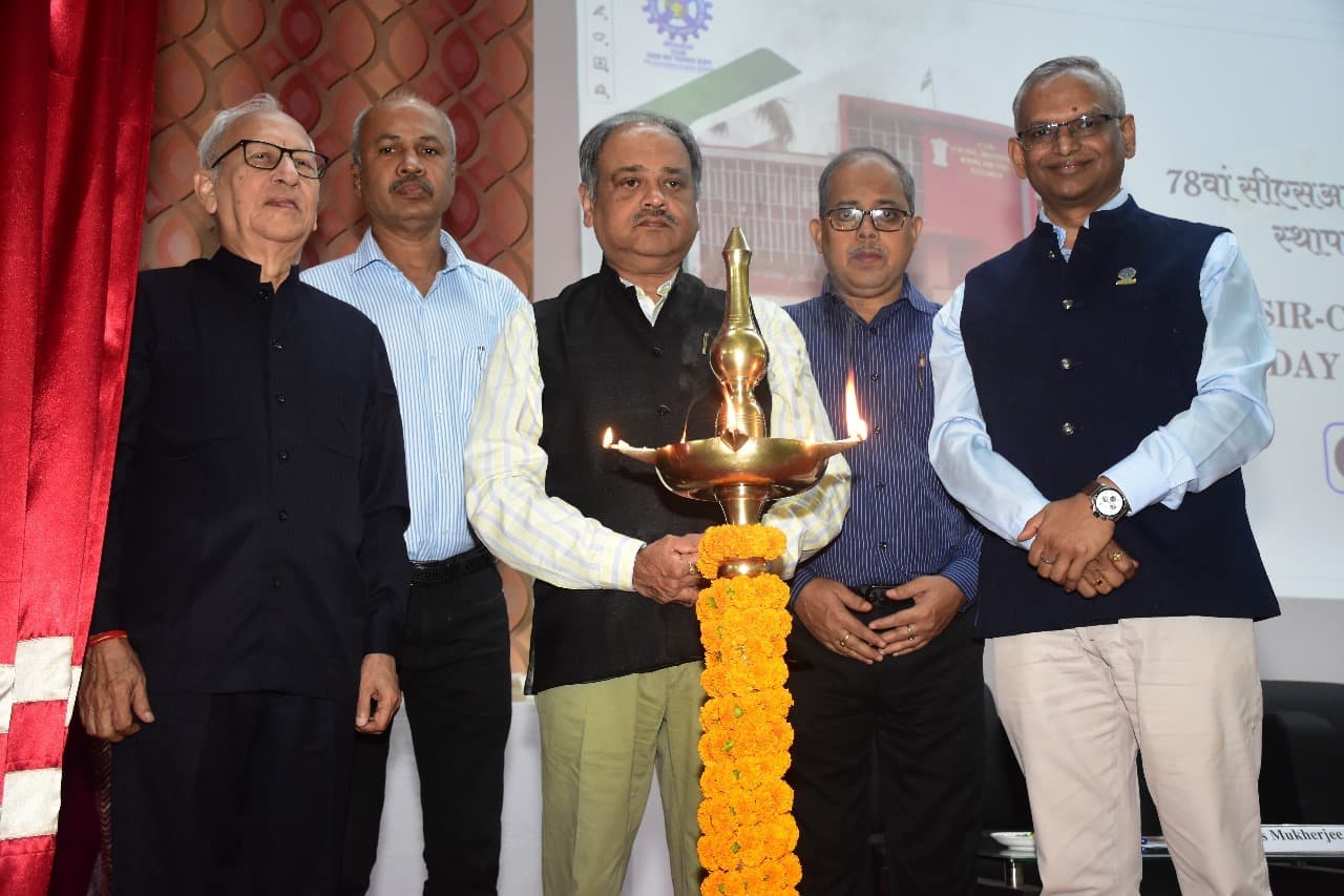 dhanbadnews:शोधकर्ताओं की उपलब्धियों को सराहने का समय : सुकुमार