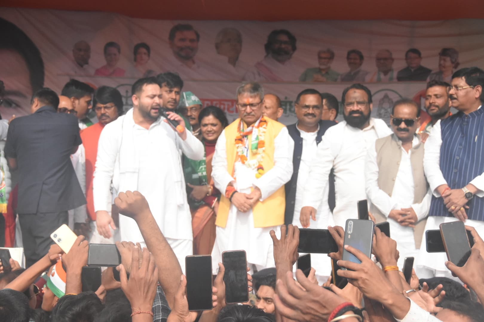 DHANBAD NEWS : बोले बिहार के पूर्व उपमुख्यमंत्री तेजस्वी यादव- यादव को भंइस नहीं पटक सकी, तो भाजपा का पटकेगी