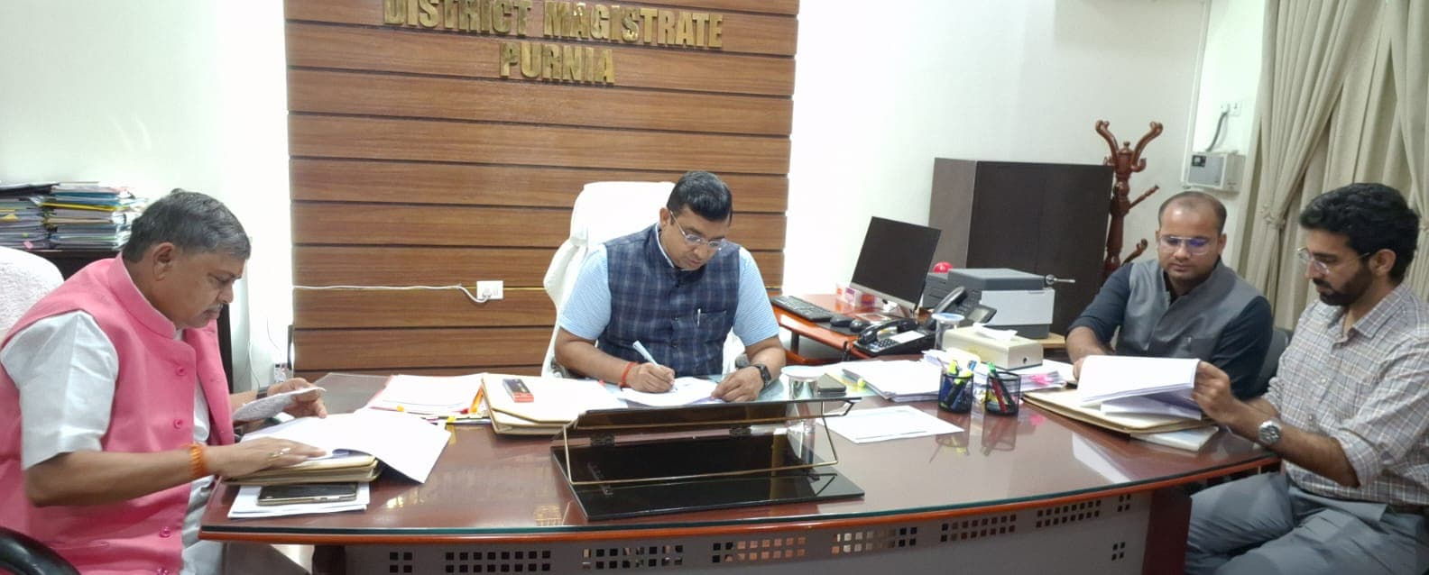 डीएपी की व्यवस्था के लिए विभाग से शीघ्र करें पत्राचार : डीएम