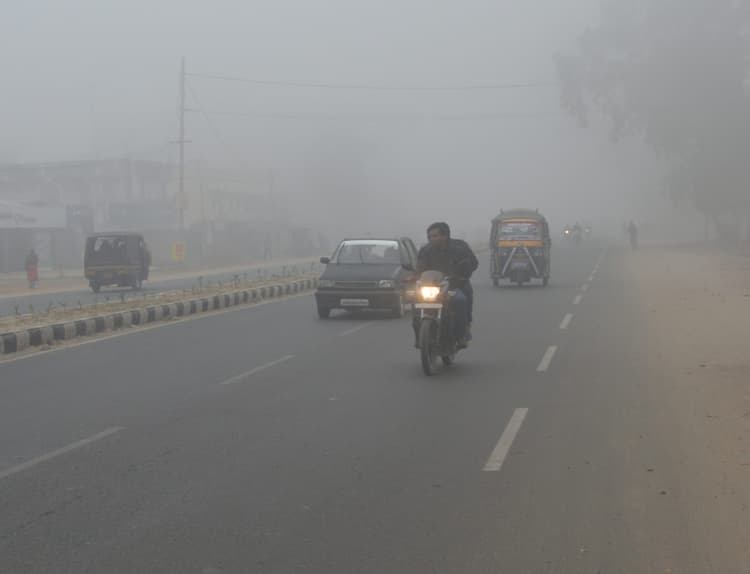 मौसम में ठंडक बढऩे से धीरे-धीरे रफ्तार पकड़ने लगी है सर्दी