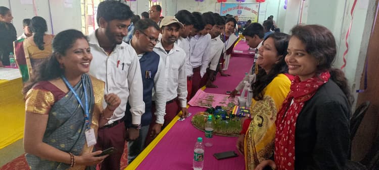 आधारभूत समझ को विकसित करना ही प्रदर्शनी का लक्ष्य : प्राचार्य