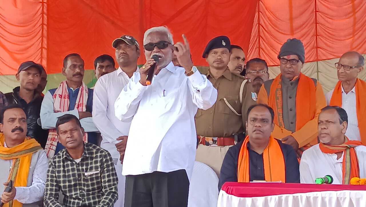 कांग्रेस के साथ गठबंधन करनेवाली पार्टी कभी राज्य का विकास नहीं कर सकती : चंपाई