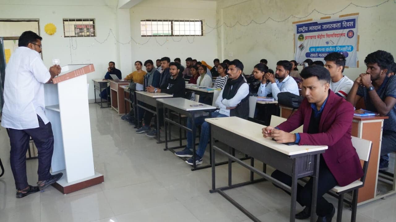 CUJ NEWS : दत्तोपंत ठेंगड़ी की पुस्तक में वैश्विक समस्याओं का समाधान : डॉ कुलकर्णी