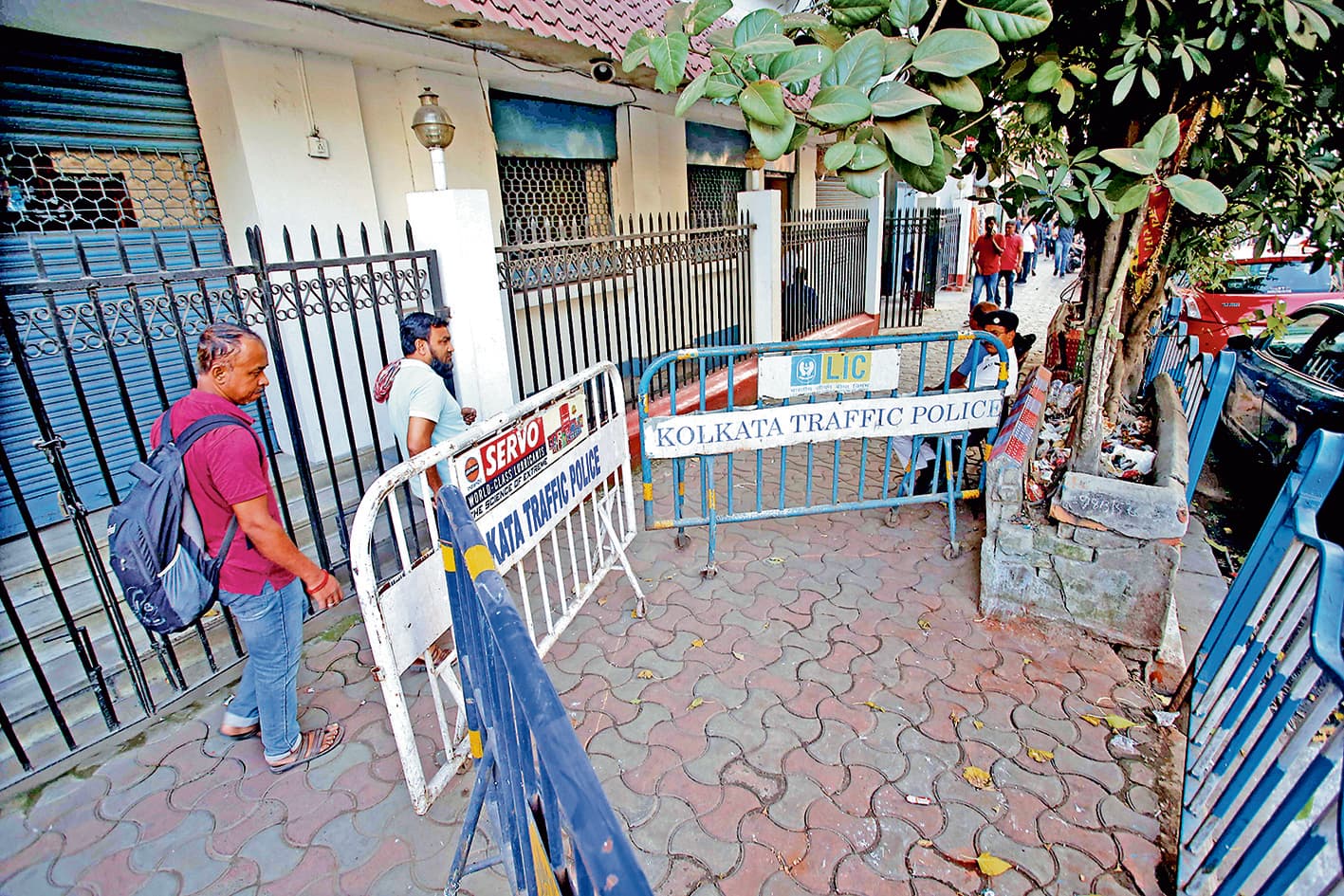 एमजी रोड के फुटपाथ पर व्यक्ति की हत्या, युवक गिरफ्तार