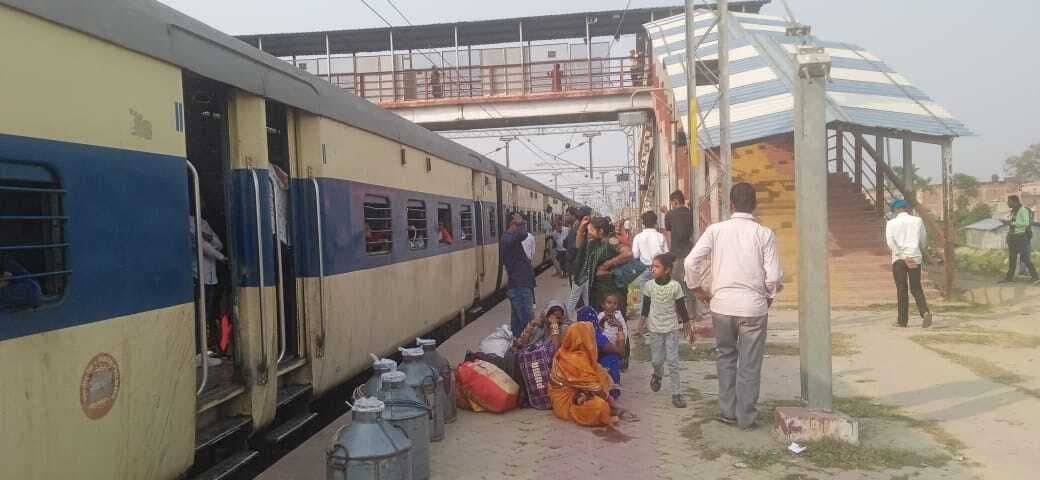 तकनीकी अर्चन की वजह से राज्यरानी, इंटरसिटी, जनहित सहित आधा दर्जन से अधिक ट्रेन हुई विलंब