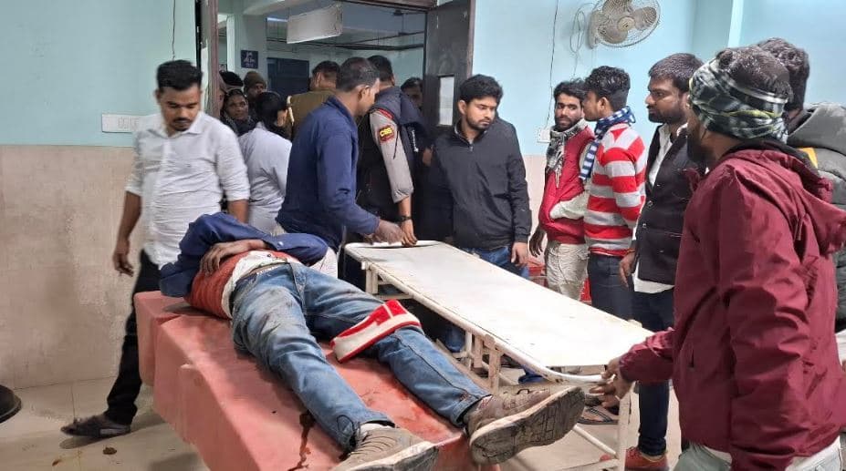 अलग-अलग सड़क दुर्घटना में एक महिला समेत 13 लोग जख्मी, आठ रेफर