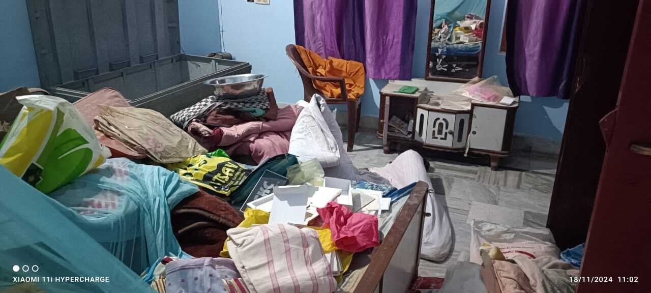 सूने घर से दो लाख के जेवरात सहित नगद की हुई चोरी