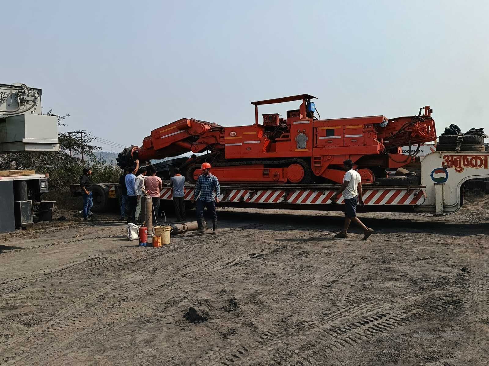 भूमिगत खान के लिए सुरंग बनाने वाली मशीन पहुंची पिपरवार