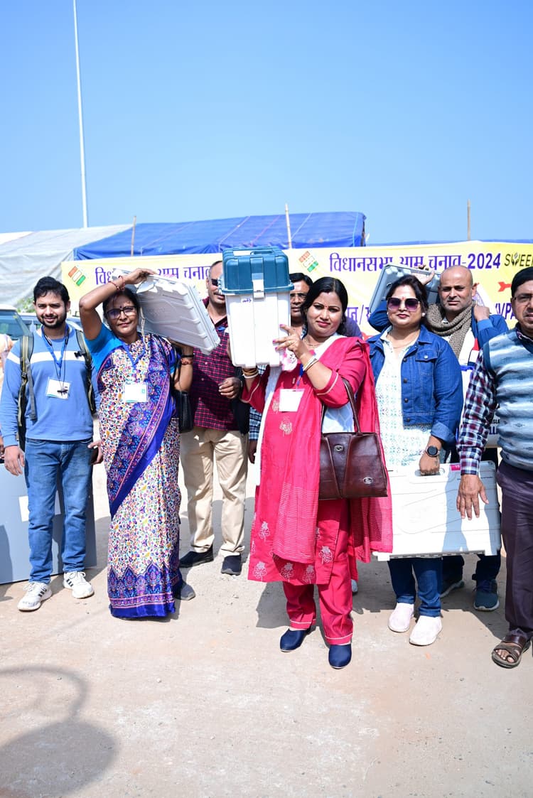 विधानसभा चुनाव : देवघर जिले के तीनों विधानसभाओं में 1245 बूथों पर पहुंची पोलिंग पार्टियां, सुरक्षा के कड़े इंतजाम