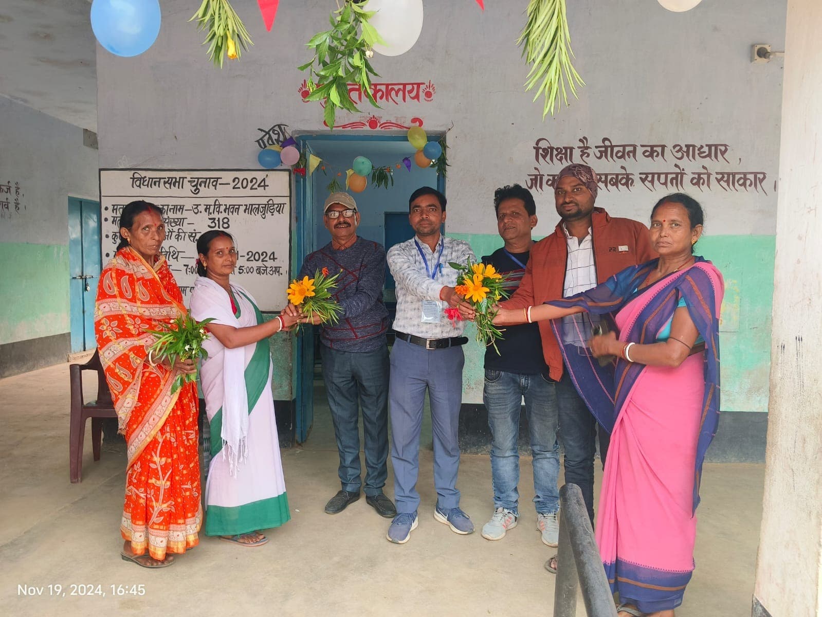 नाला में मतदान के लिए बने हैं 144 बूथ, पहुंचे चुुनाव कर्मी