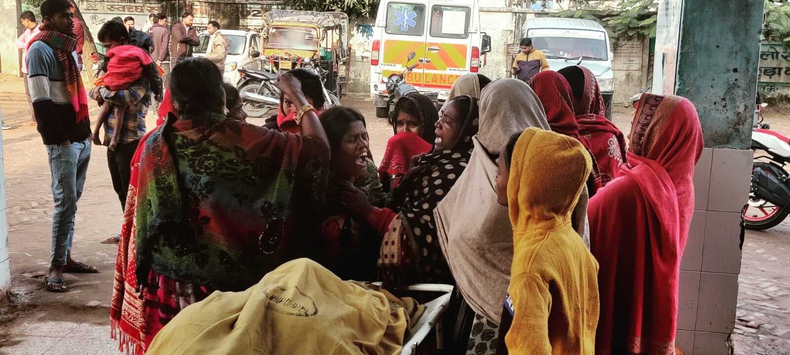 अनुमंडलीय अस्पताल में इलाज के दौरान जच्चा-बच्चा की मौत, हंगामा