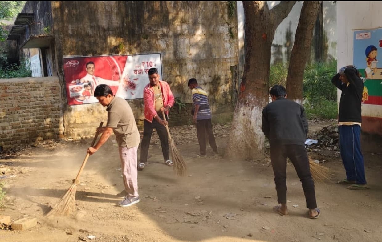 विश्व शौचालय दिवस पर सम्मानित किए गये स्वच्छता कर्मी