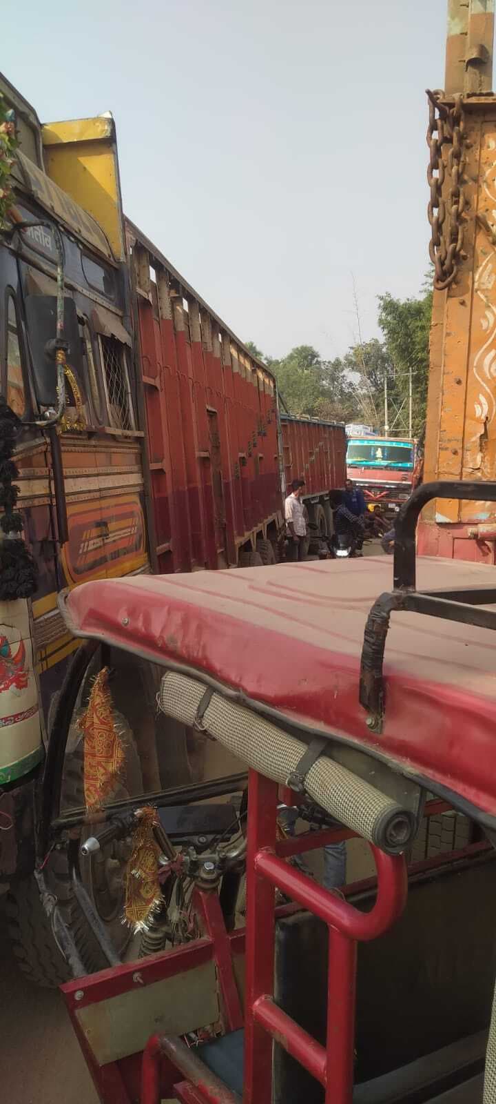 पांच घंटे तक जाम रहा कोल्हुआ-जमुई बाइपास