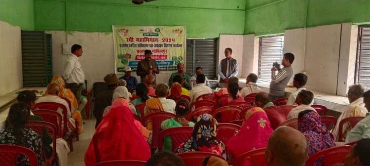 खेतों में फसल अवशेष जलाने से उर्वरा शक्ति हो जाती है क्षीण