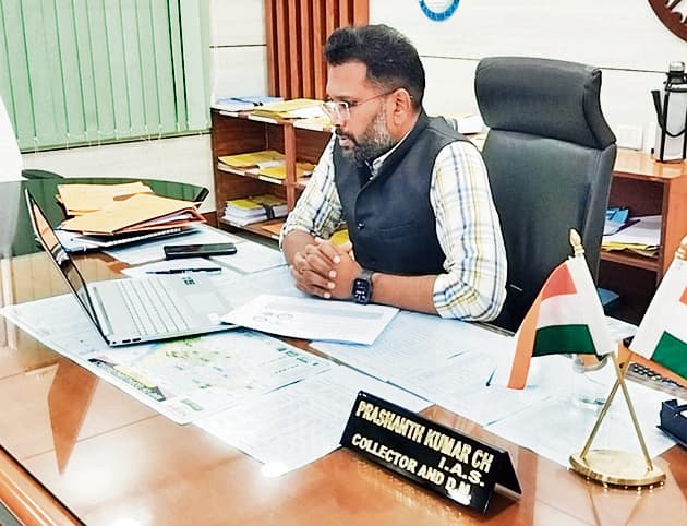 Gopalganj News : 70 या उससे अधिक उम्र के सभी वरिष्ठ नागरिकाें का आयुष्मान कार्ड बनाने को लेकर शुरू हुआ अभियान
