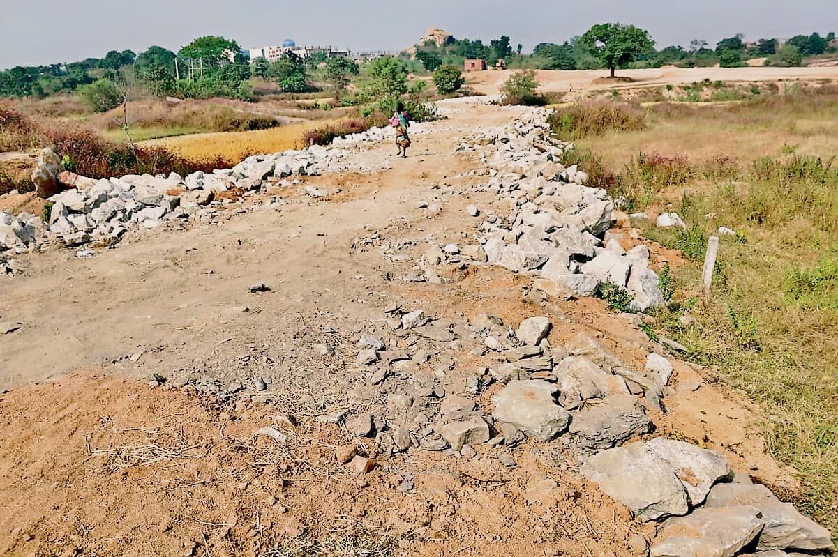 सीयूजे को दी गयी 59.97 एकड़ भूमि पर भू-माफियाओं का कब्जा