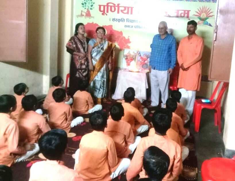 पूर्णिया गुरुकुलम में मनायी गई रानी लक्ष्मीबाई की जयंती