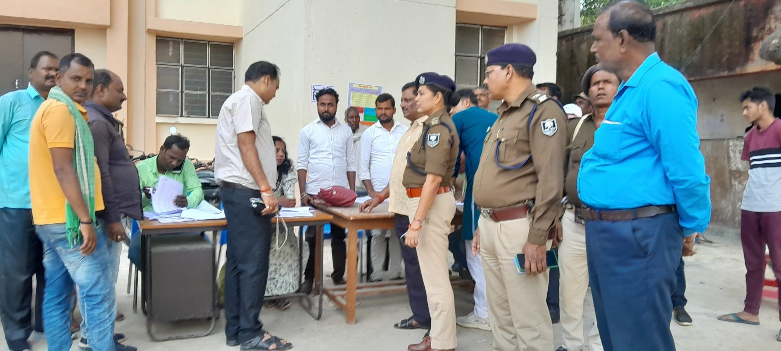 पैक्स चुनाव - नामांकन के दूसरे दिन 25 अभ्यर्थियों ने दाखिल किया पर्चा