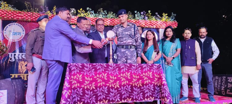 युवा हैं देश का भविष्य, बच्चों के स्वर्णिम विकास को ले सरकार चला रही कई योजनाएं : कमांडेंट