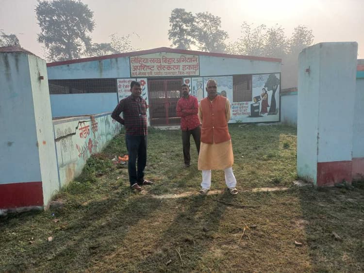कचरा अवशिष्ट प्रबंधन इकाई के मुख्य गेट के ग्रिल की चोरी