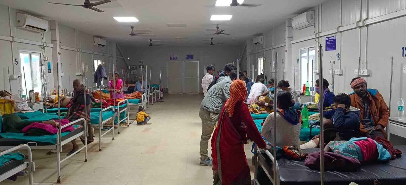 ठंड बढ़ते ही ओपीडी में बढ़े मरीज, अस्पताल का बेड फुल