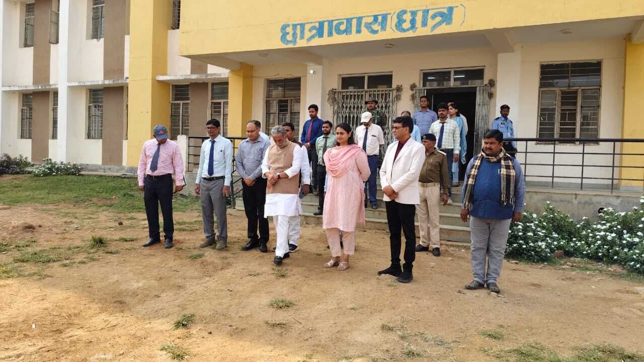 केंद्रीय मंत्री ने स्कूली बच्चों से किया संवाद, कहा- ईमानदारी के साथ शिक्षा ग्रहण करें