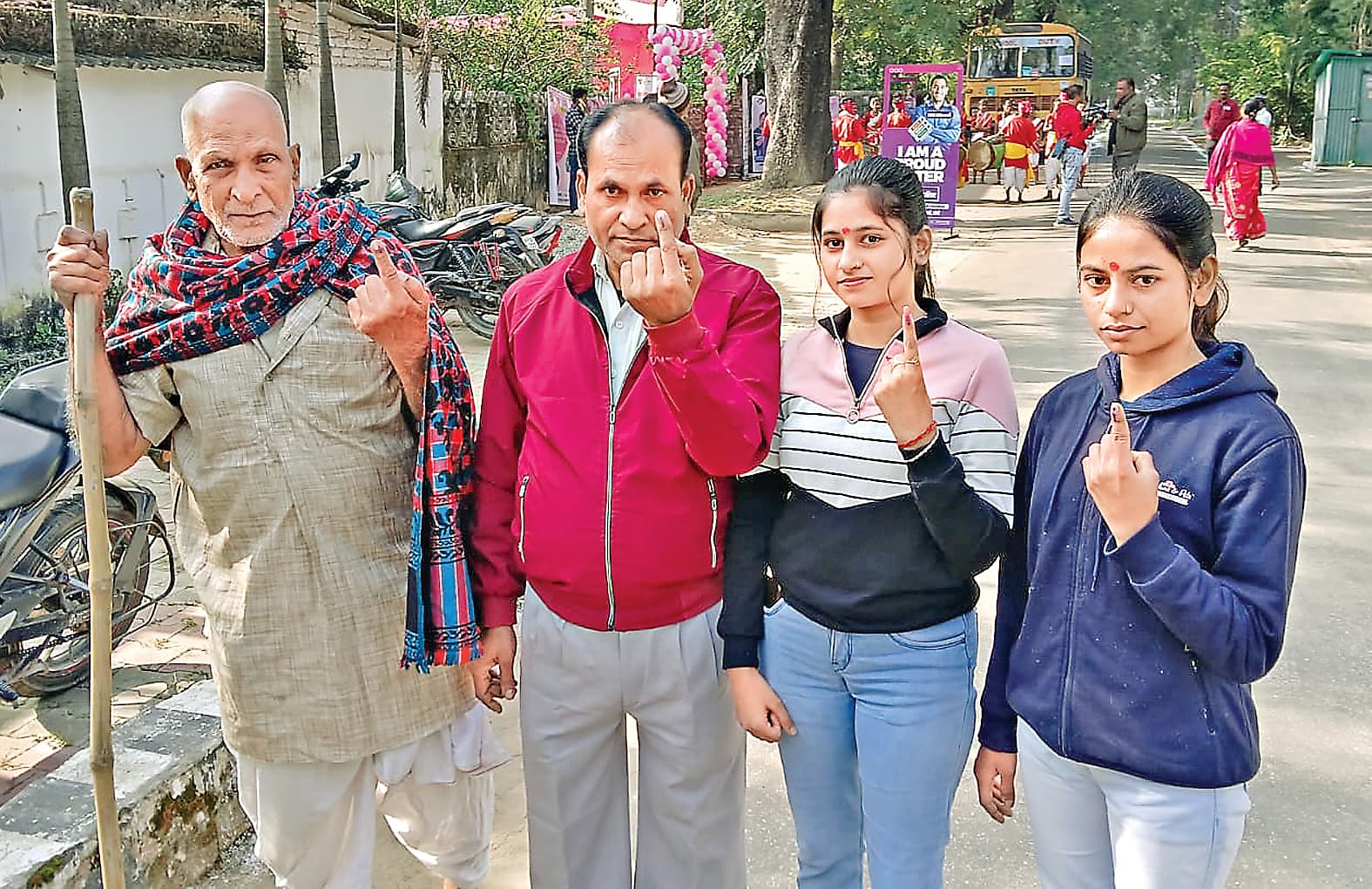 Ranchi news : सिल्ली में 76.7 और खिजरी में 69.2 फीसदी मतदान