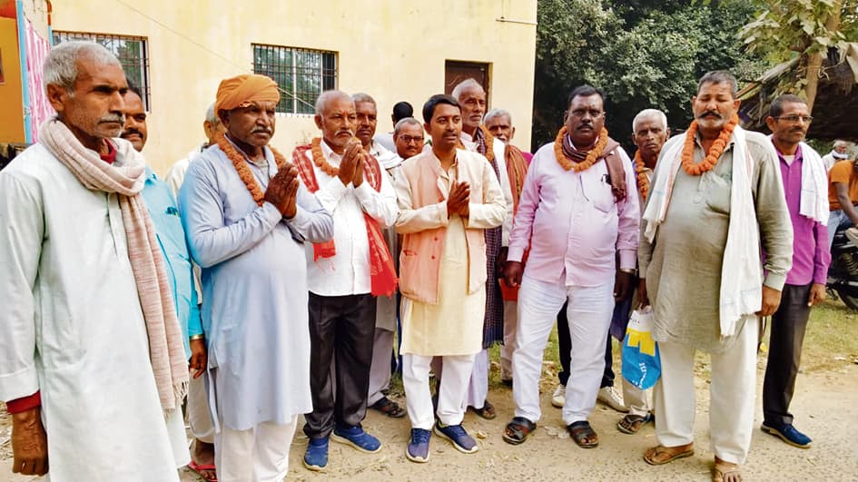 Gopalganj News : हथुआ में पैक्स चुनाव में अध्यक्ष के दो नामांकन हुए रद्द, 23 नवंबर को नाम वापसी और चुनाव चिह्न का होगा आवंटन