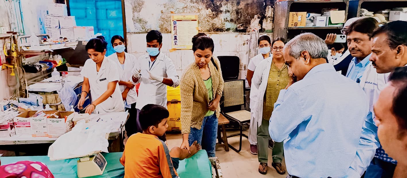 Gaya News : आयुक्त के सामने बाली महिला- सर नर्सिंग स्टाफ फोन पर देते हैं धमकी