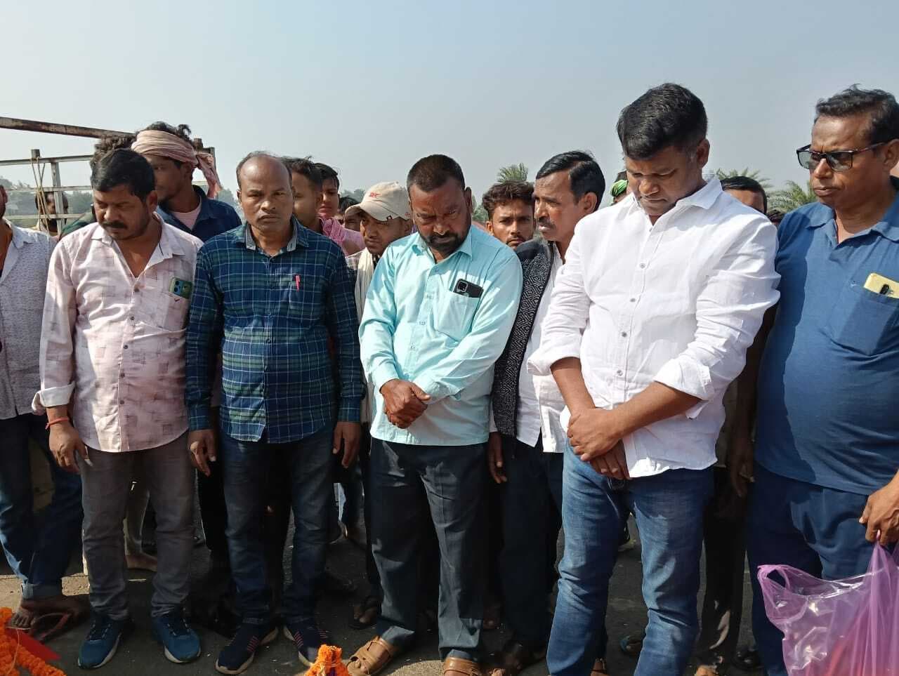 दिवंगत आजसू नेता को दी श्रद्धांजलि