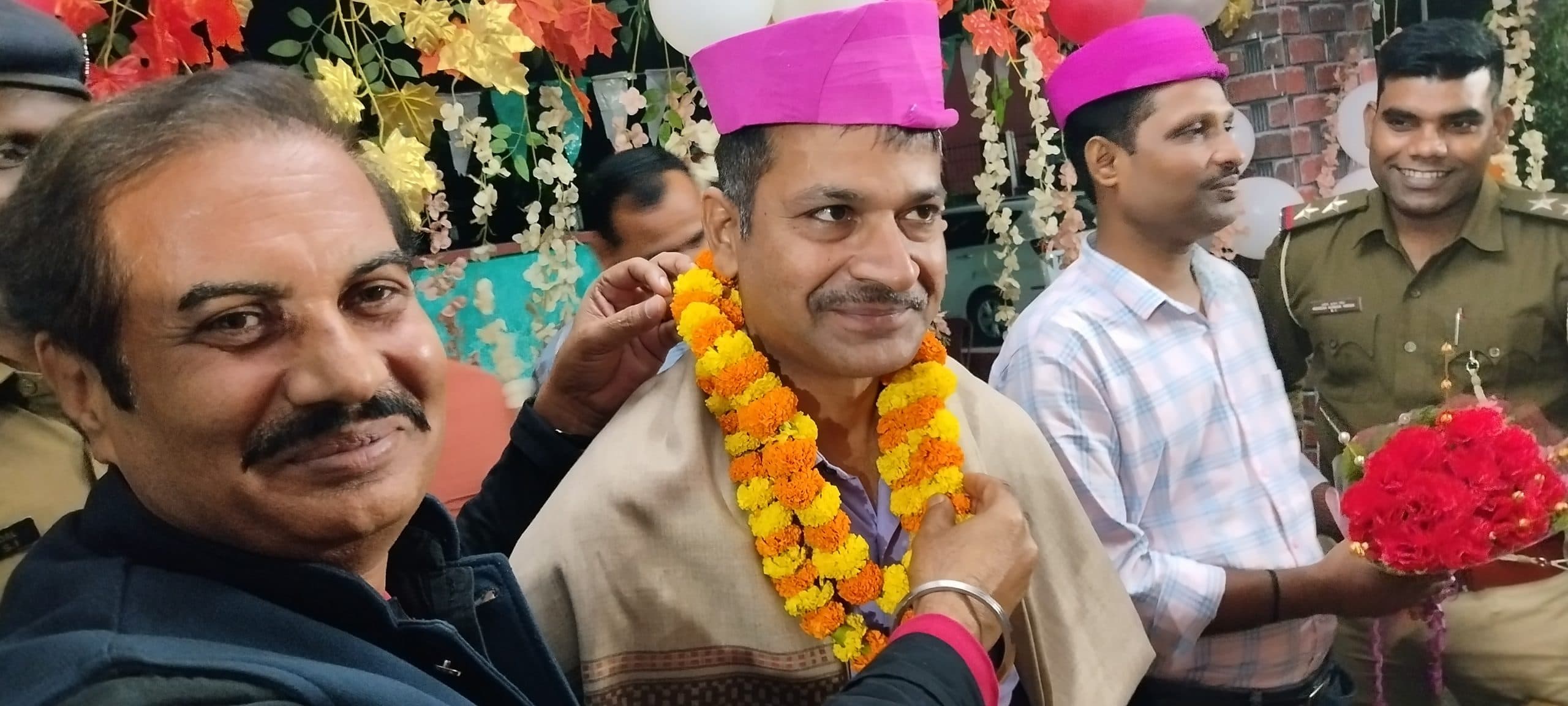 स्थानांतरित थानाध्यक्ष को दी गयी विदाई, नये का हुआ स्वागत