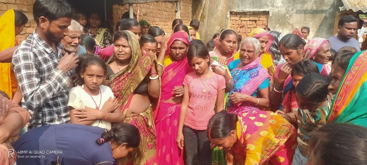 कठबरारी गांव में तालाब में डूबने से सगे भाई-बहन की मौत