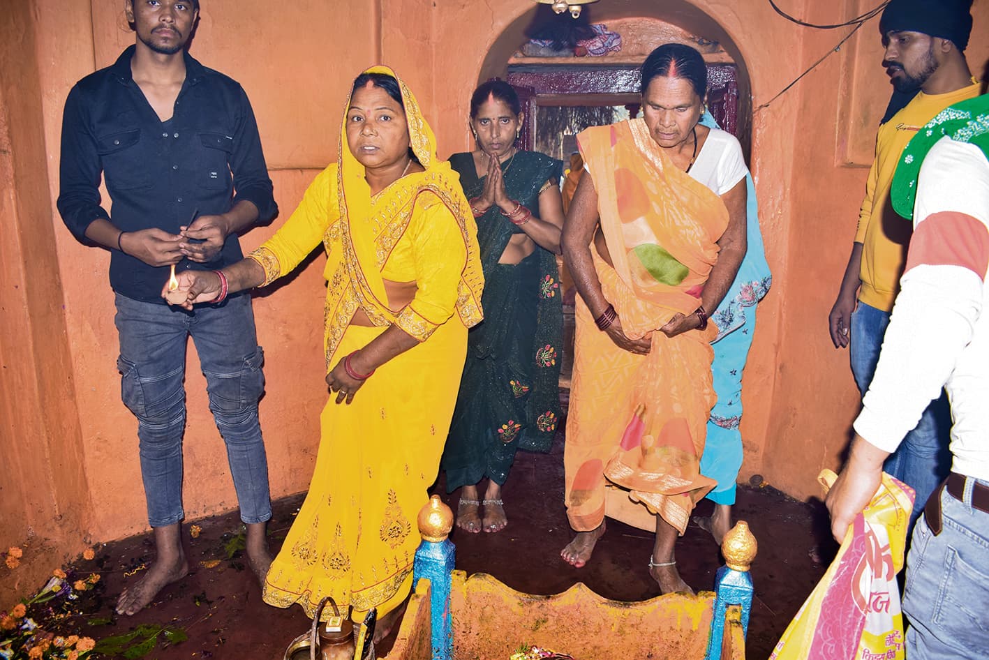 नारद सरोवर की परिक्रमा कर श्रद्धालुओं ने मांगी खुशहाली