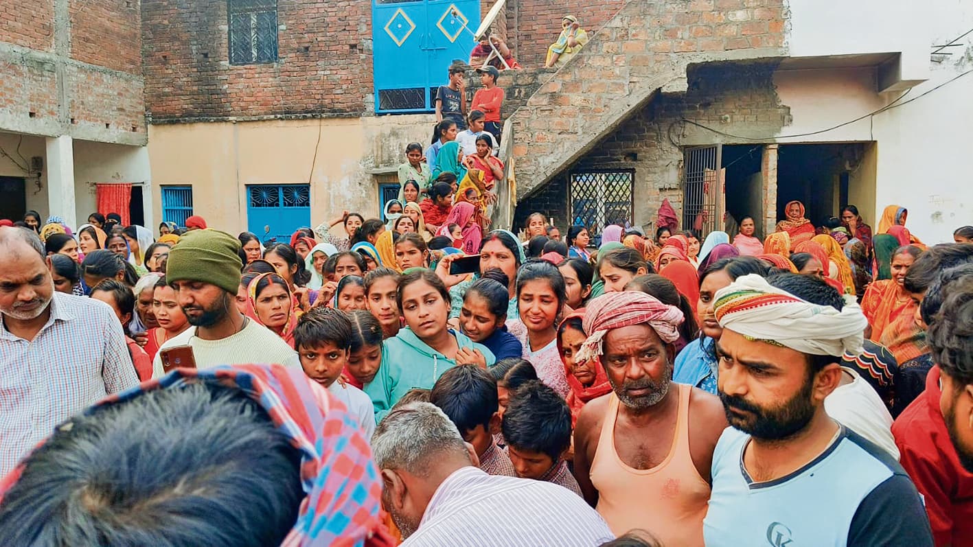 Gopalganj News  : पंचदेवरी में सड़क हादसे में घायल शिक्षिका और उनकी बेटी की इलाज के दौरान मौत