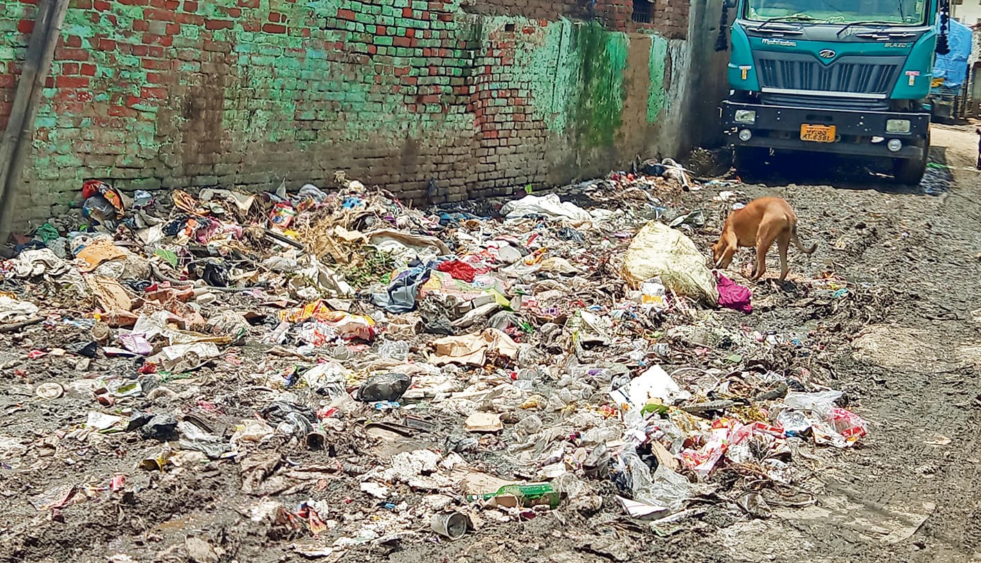 Chhapra News : चौक-चौराहे और गलियों से निगम के डस्टबिन गायब