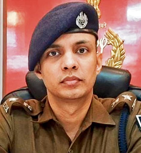 Gopalganj News : यूपी-बिहार के 50 शराब माफियाओं पर पुलिस ने घोषित किया इनाम, सरेंडर करने के लिए दिया अल्टीमेटम