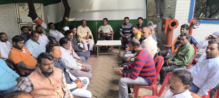 Giridih News :किसी ने आराम किया, तो कोई बनाता रहा रणनीति