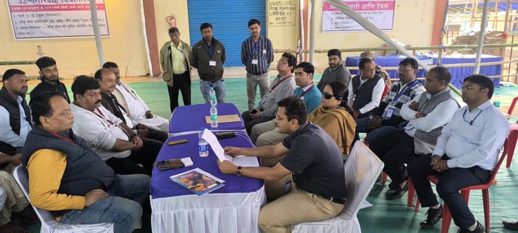 Giridih News :कृषि उत्पादन बाजार समिति में बने स्ट्रांग रूम में इवीएम सील, कल होगी मतगणना