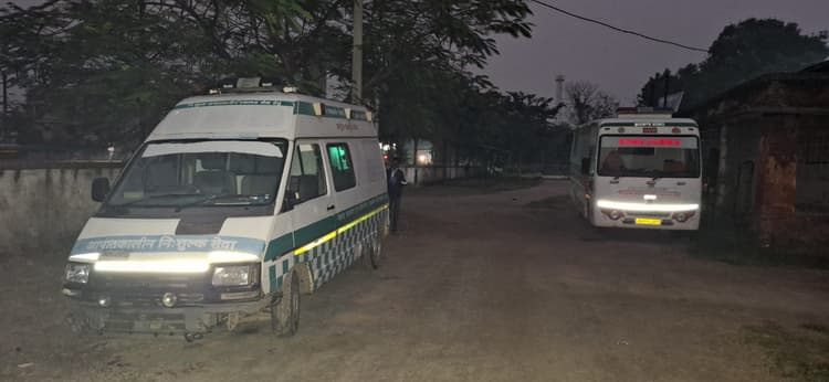 Giridih News: यहां तो एम्बुलेंस खुद बीमार, मरीजों को कैसे मिले सेवा