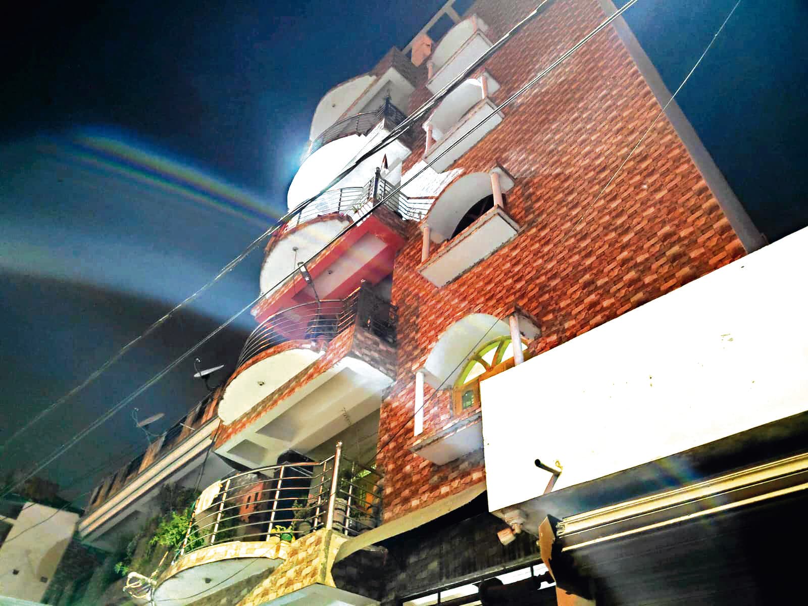 Patna News : तीसरी मंजिल से महिला ने चार साल के भतीजे को फेंका, फिर खुद लगा दी छलांग