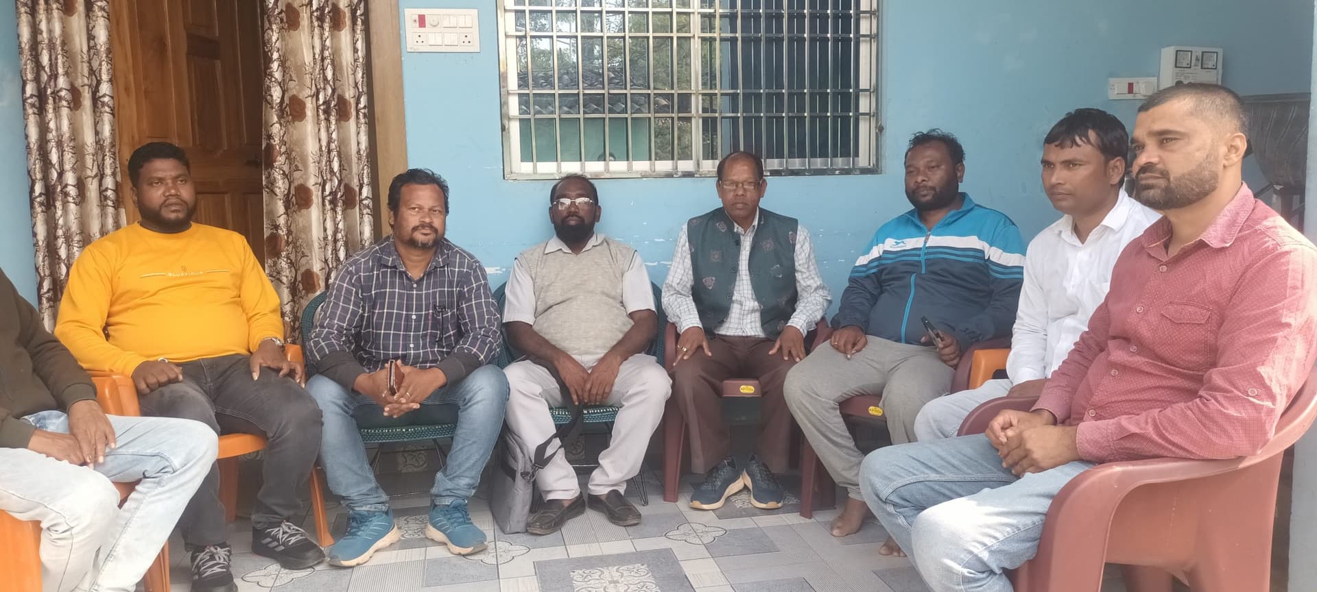 ::::::::::: मतगणना के पूर्व रिलेक्स मूड में दिखे प्रत्याशी