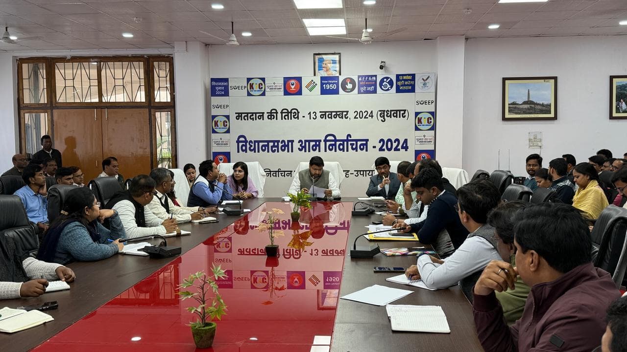 ::::::  पारदर्शी और निष्पक्ष मतगणना सुनिश्चित करें : उपायुक्त