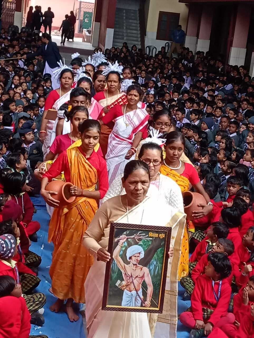 ख :::: कार्यक्रम में विद्यार्थियों ने दिखायी प्रतिभा