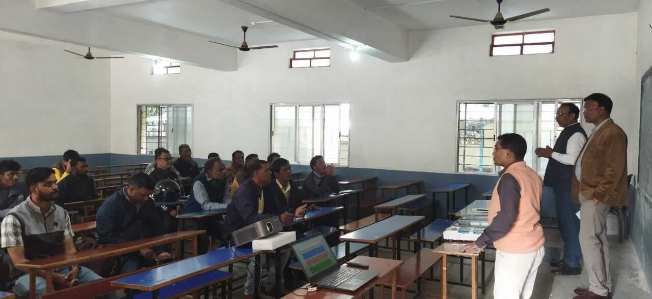 :::::::::::   मतगणनाकर्मियों को दिया गया प्रशिक्षण